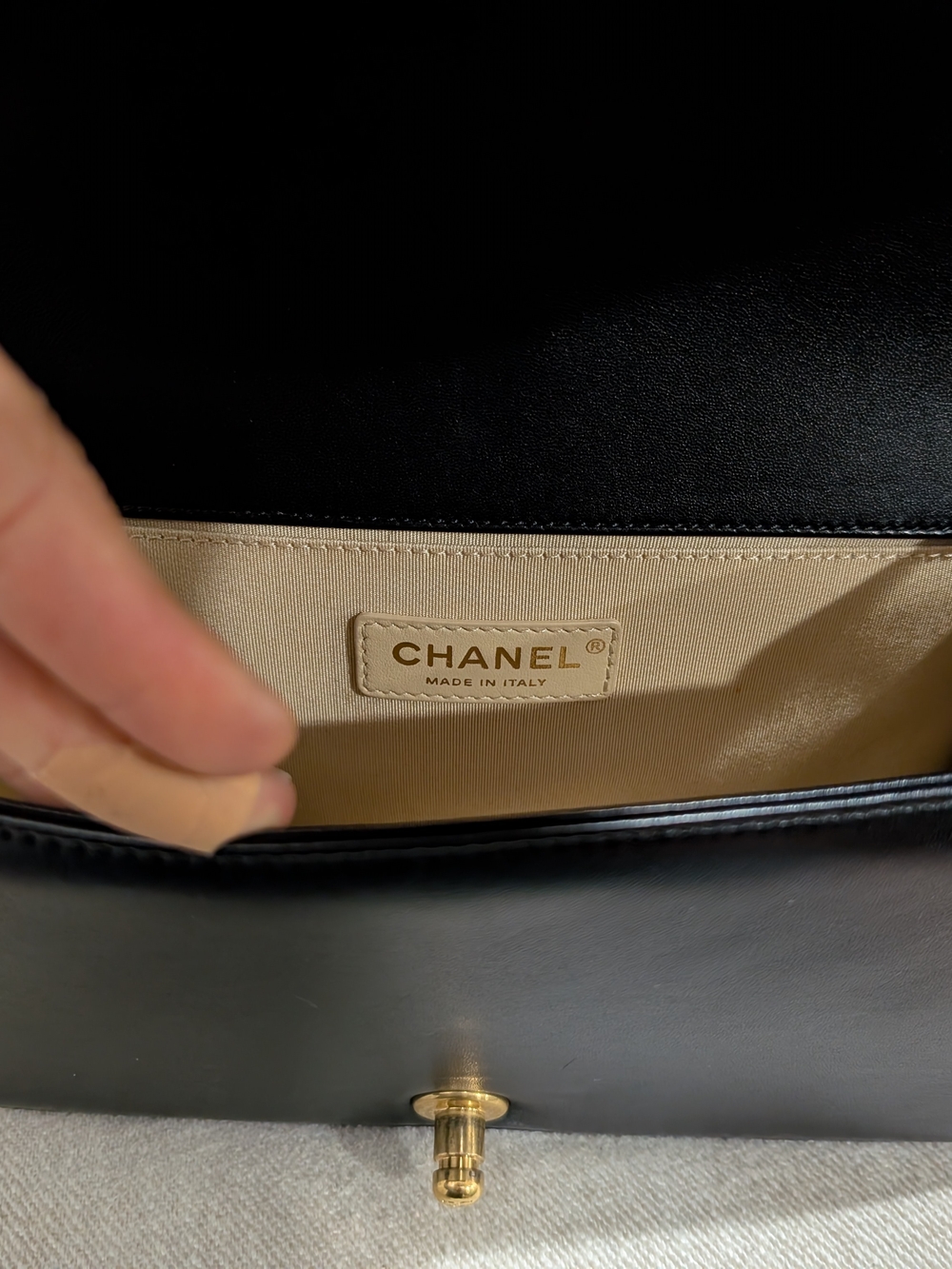 CHANEL Black Chevron Quilted Shoulder Bag Karl lagerfeld Edition - Picture 3 of 10